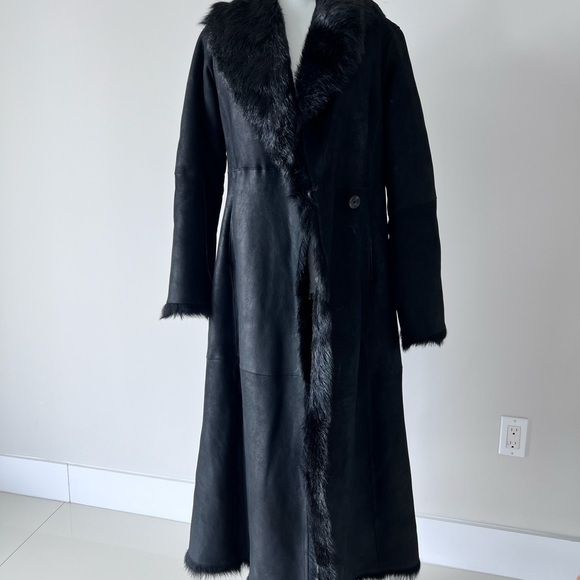 Cole Haan Elegant Black Fur-Trimmed Women's Coat - Picture 2 of 6
